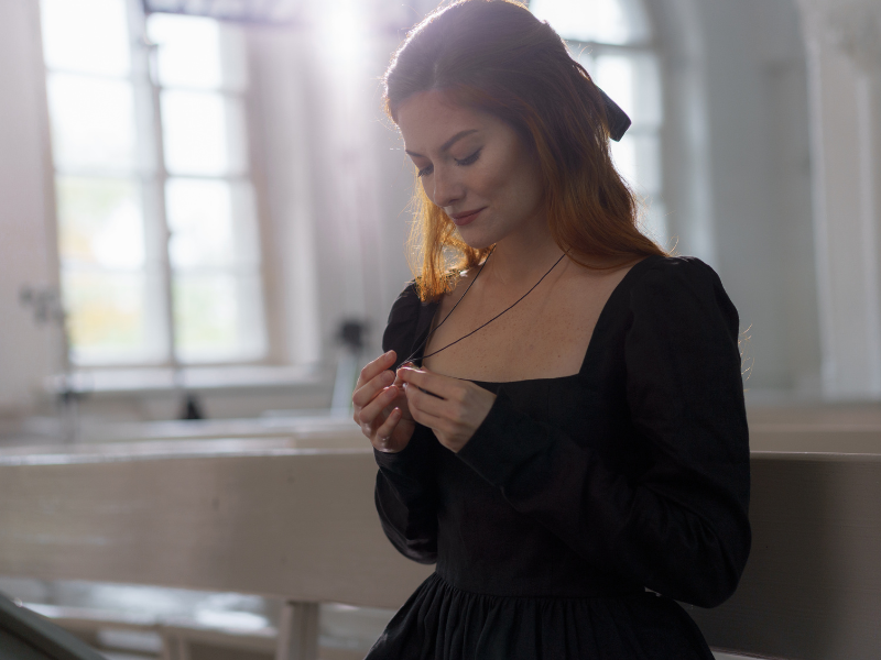 10 Redhead Halloween Costumes You Might Not Have Thought Of